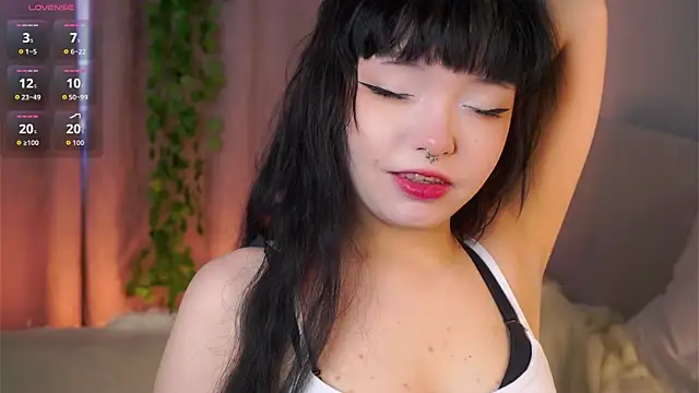 CandiceDossantos online show from April 21, 2026, 9:05 am