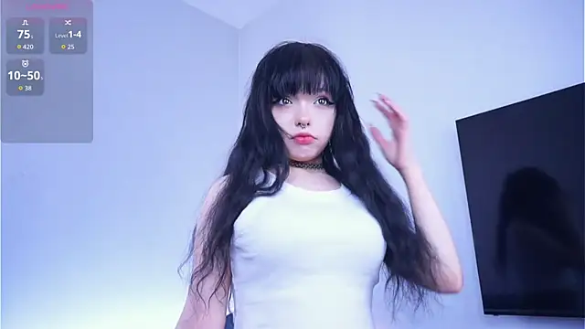 CandiceDossantos online show from May 9, 2026, 11:24 am