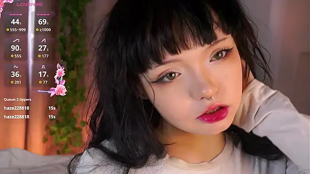 CandiceDossantos online show from April 18, 2026, 8:38 am