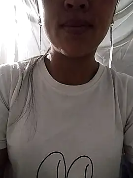 Lisa-aa online show from April 16, 2026, 10:34 pm