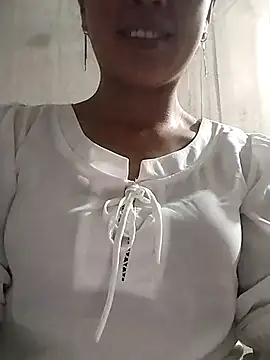 Lisa-aa online show from April 13, 2026, 2:21 pm