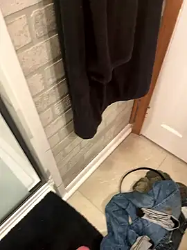 Shawnronald420861 online show from May 19, 2026, 9:11 pm