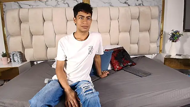LuckandSamuel online show from April 19, 2026, 2:56 am