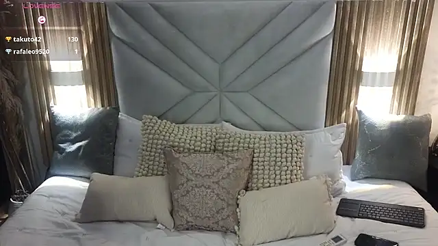 Lilith nyxx online show from April 8, 2026, 11:28 pm