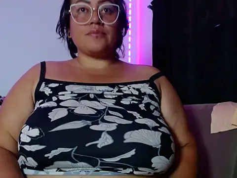 vibeSex1 online show from April 12, 2026, 7:17 pm