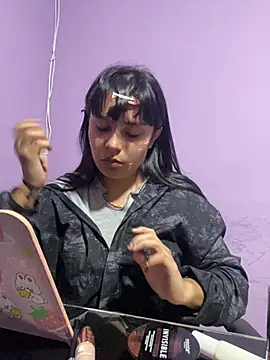 SamanthaColen  online show from April 2, 2026, 3:13 am