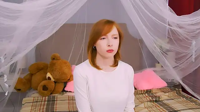 CherryCrushLove online show from June 3, 2026, 6:58 am