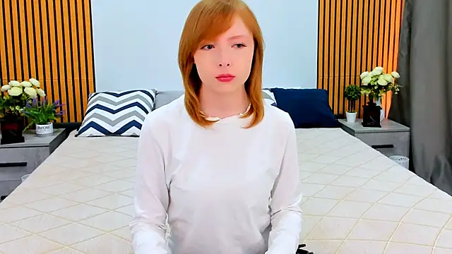 CherryCrushLove online show from April 14, 2026, 5:56 am