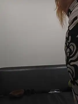 XRasee online show from April 8, 2026, 4:41 pm