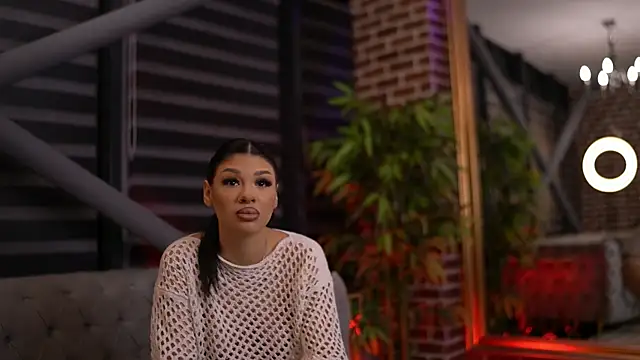 SpicyLeyla online show from April 2, 2026, 6:03 pm