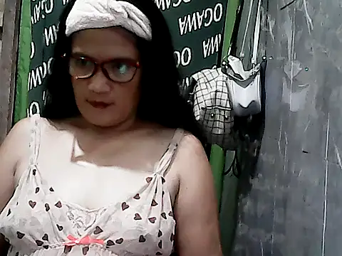 PinayZaira online show from April 13, 2026, 10:08 am