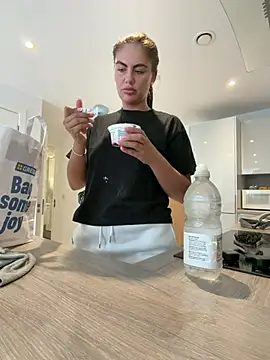 Jessiebx online show from July 6, 2026, 1:18 pm
