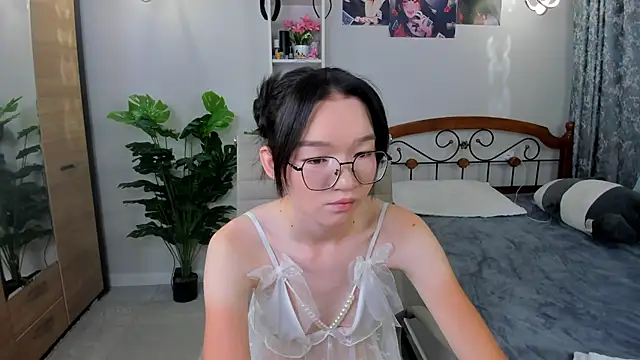 Snapshot of syuri_sun chatting on July 18, 2026, 3:20 pm syuri sun online show from July 18, 2026, 3:20 pm