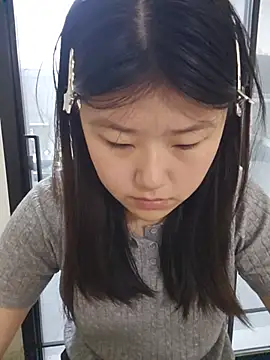 mianmian-666 online show from May 21, 2026, 4:37 pm