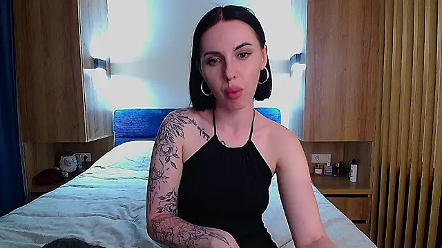 Sour Berry  online show from May 14, 2026, 4:26 pm