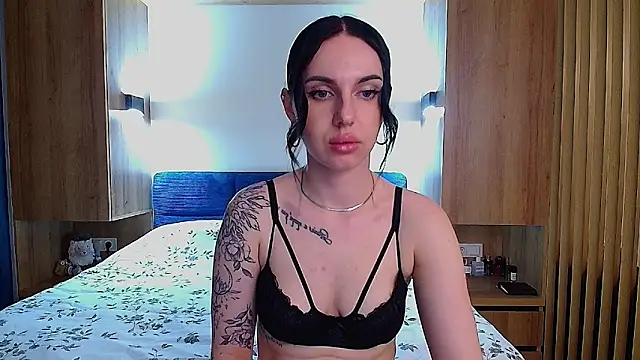 Sour Berry  online show from May 11, 2026, 4:26 pm