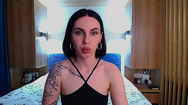 Sour Berry  online show from May 23, 2026, 4:17 pm