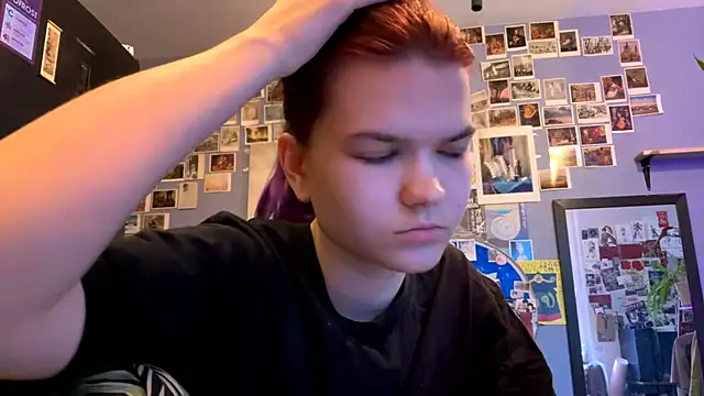 DarylLarrow online show from April 15, 2026, 6:52 am