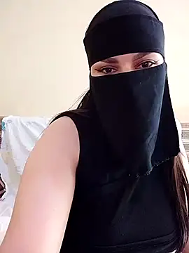 Queen Lola online show from April 2, 2026, 4:57 pm