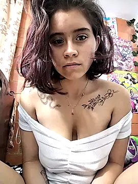 Akhanex01 online show from April 18, 2026, 2:36 am