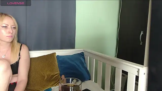 leilahotX online show from April 29, 2026, 4:55 pm