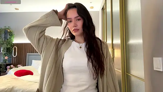 MinnaWatwood online show from April 19, 2026, 5:30 am