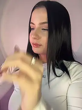 L0LA XO online show from April 14, 2026, 12:32 pm