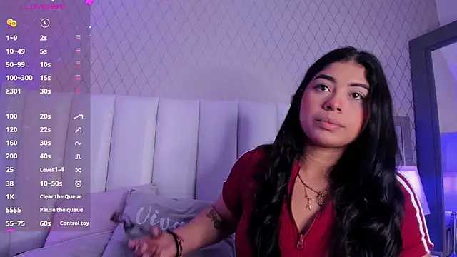 ValkaRouse online show from April 10, 2026, 7:43 pm