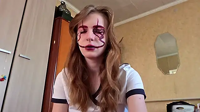 DonnaKuc online show from April 7, 2026, 6:15 am