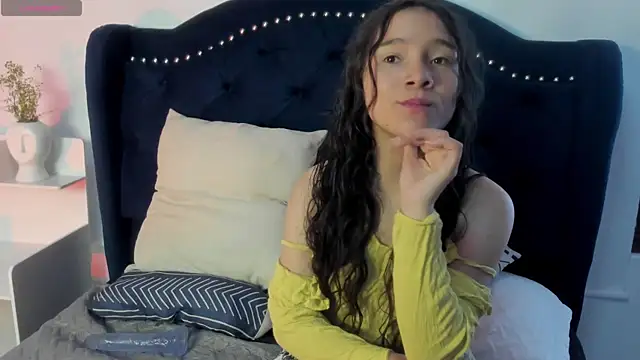 Honney Bunny18 online show from April 9, 2026, 2:34 pm