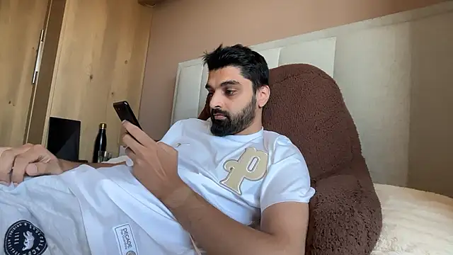 priyxh online show from May 24, 2026, 1:44 pm