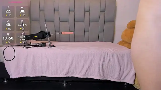 BLACKANDWHITE 03 online show from April 18, 2026, 8:38 am