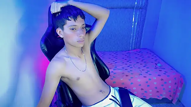 Yei lee  online show from April 13, 2026, 3:43 am