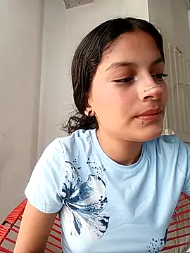 Lyra Siren online show from April 14, 2026, 4:34 pm