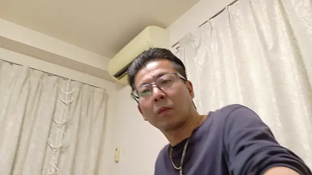 zakochin1106 online show from May 17, 2026, 12:49 pm