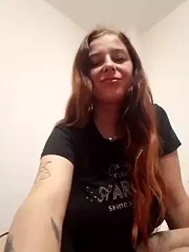 EmmaWillow online show from May 14, 2026, 1:52 pm