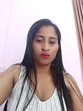 SofiaMendez1  online show from April 8, 2026, 3:24 pm