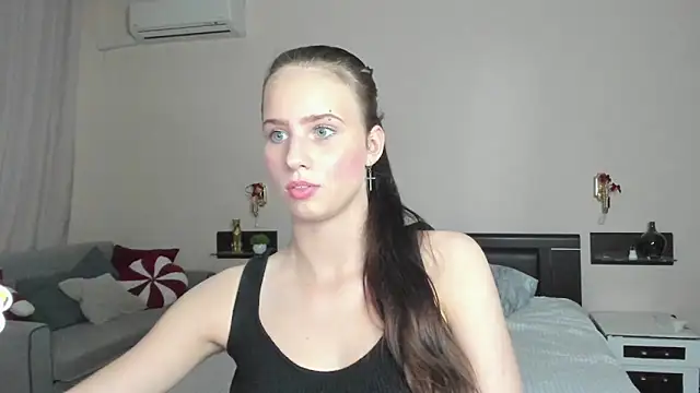 Snapshot of LoveBettie chatting on June 9, 2026, 2:29 pm LoveBettie online show from June 9, 2026, 2:29 pm
