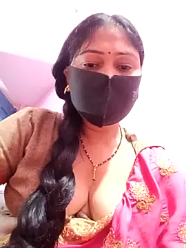 Pinki-girl online show from May 3, 2026, 6:29 am