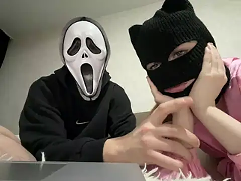 PamelaCouple  online show from April 16, 2026, 2:40 pm