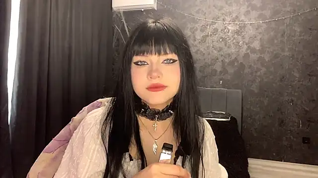 EmilyEmbears online show from April 20, 2026, 5:21 am