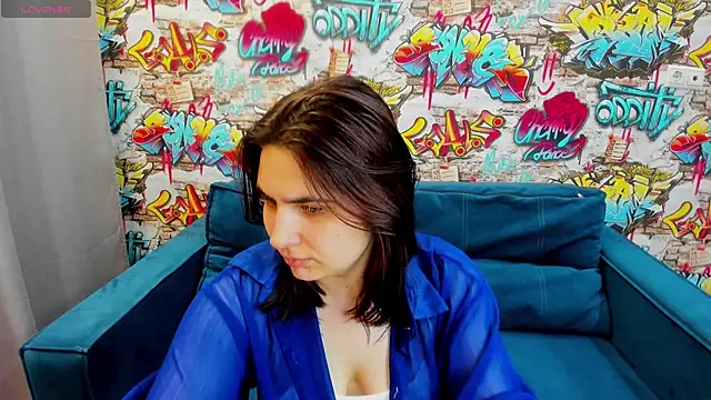 Alisa Froks online show from April 3, 2026, 1:23 am