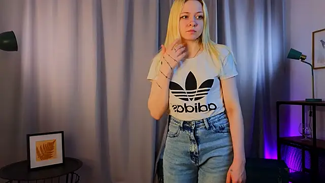 OliviaCaffery online show from April 12, 2026, 3:48 pm