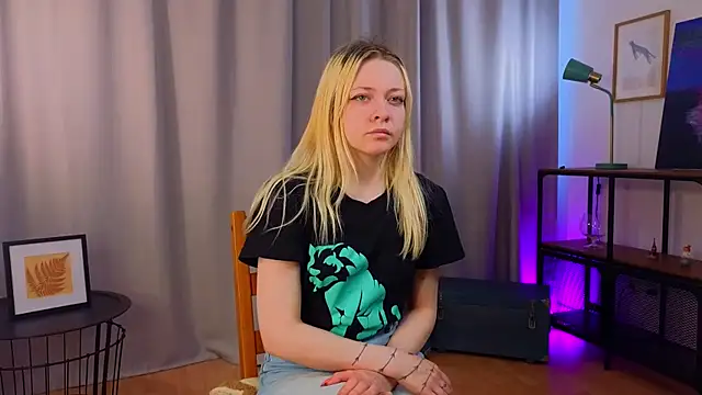 OliviaCaffery online show from April 8, 2026, 12:28 pm