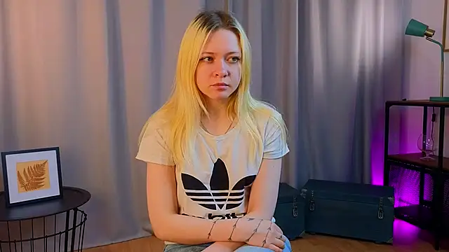 OliviaCaffery online show from April 11, 2026, 3:16 pm