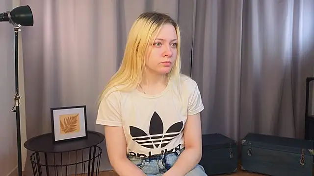 OliviaCaffery online show from April 16, 2026, 4:19 pm