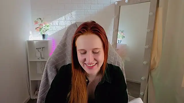 EvaBellea online show from April 11, 2026, 6:32 am