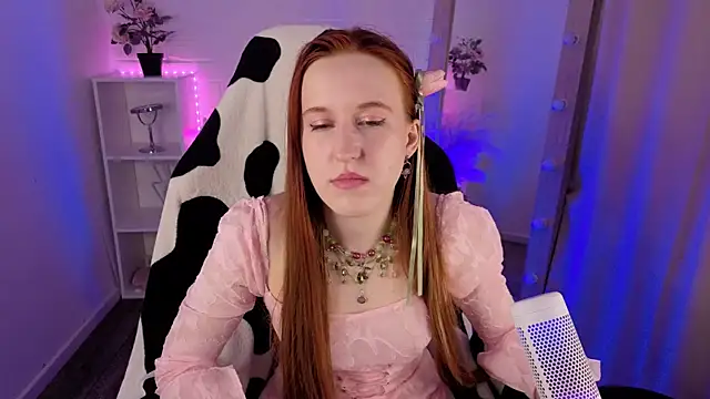 EvaBellea online show from April 8, 2026, 1:12 pm