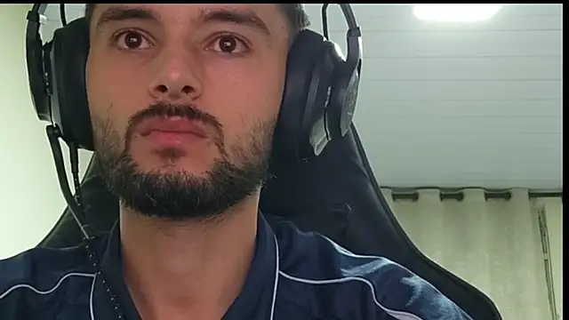 Tigrao18m online show from April 23, 2026, 2:18 am