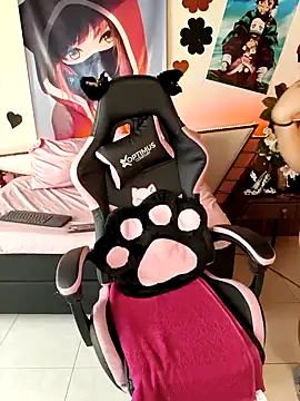 zaraywhitmore online show from April 9, 2026, 6:25 pm